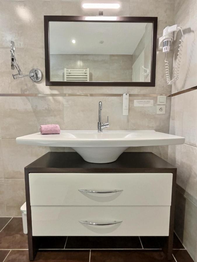 Les Platanes Hotel Gorrevod Luaran gambar
